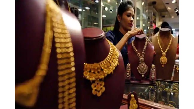 Gold jumps Rs 500; silver rallies Rs 1,000